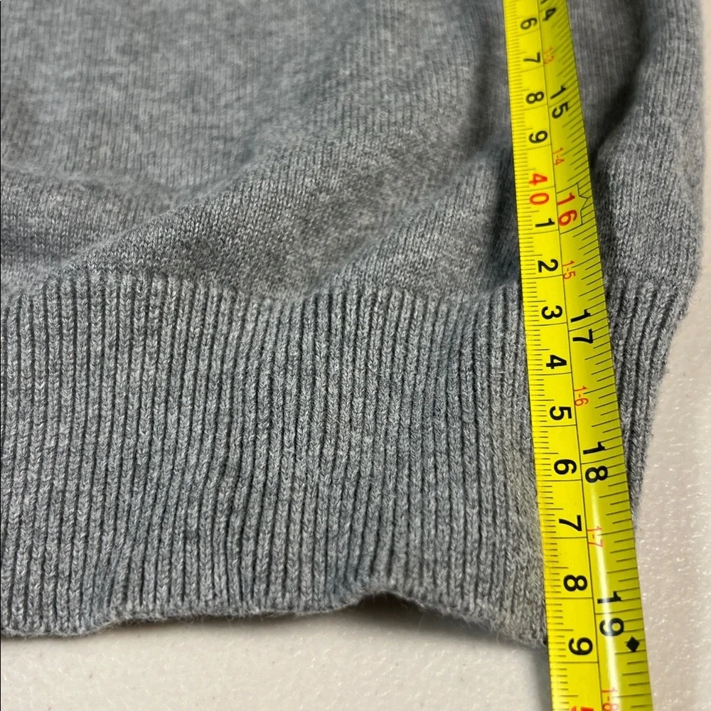 Old Navy Gray and Navy Argyle V Neck Sweater Men’s SzXL